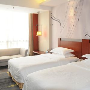 Deluxe Twin Room Smoking